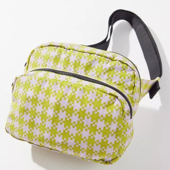 BAGGU Handbags - NWT Baggu Fanny Pack - Pink Pistachio Pixel Gingham
